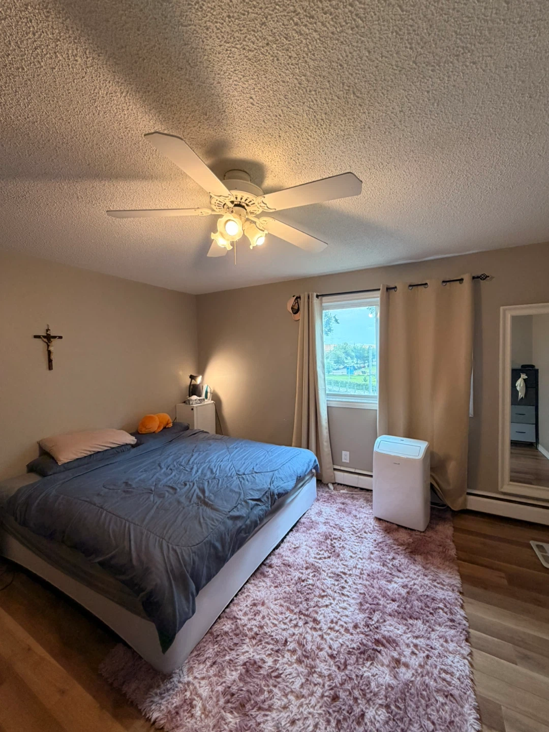 🏡 FULLY FURNISHED 1-BEDROOM – $1,300/MONTH! - photo 4
