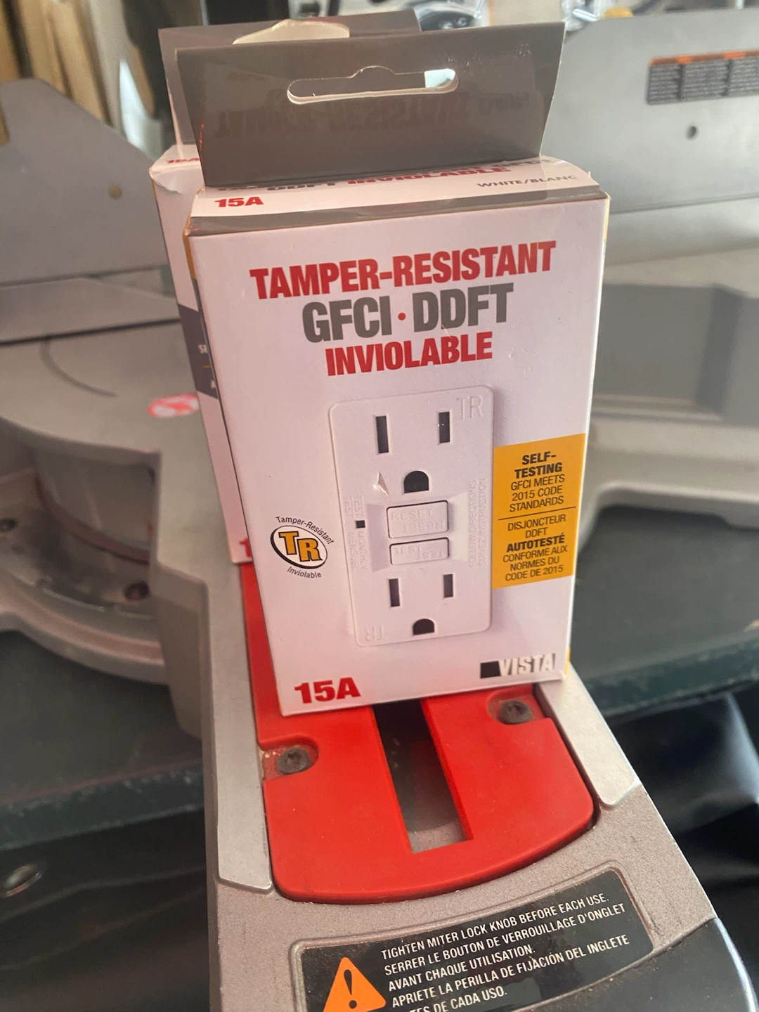 VISTA Tamper-Resistant GFCI Outlet - 15A
