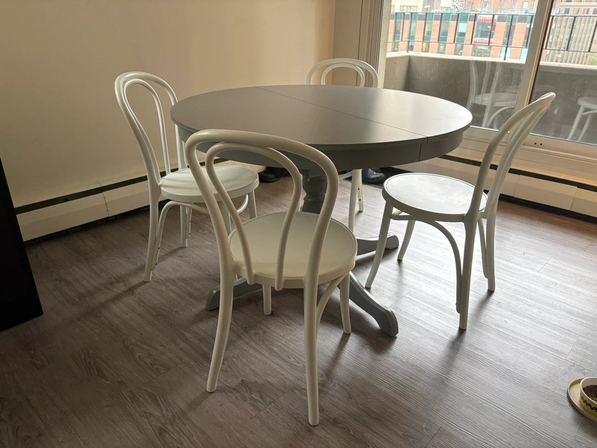 Round Dining Table and 4 Chairs Set