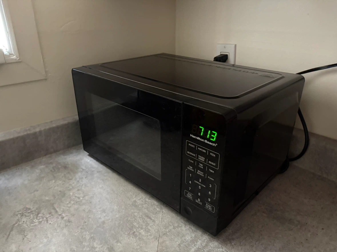 Hamilton Beach Microwave - photo 2