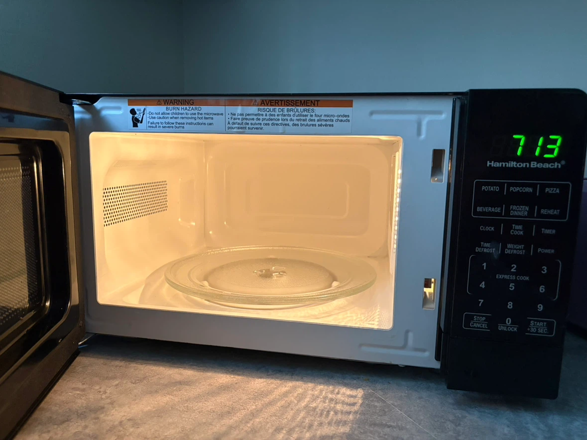 Hamilton Beach Microwave - photo 3