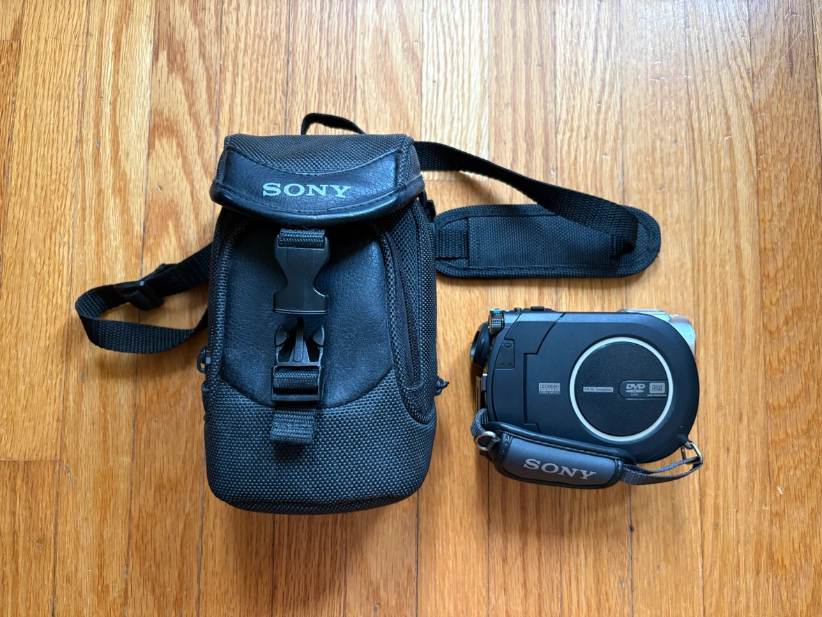 Sony Handycam DVD Camcorder with Carl Zeiss Lens