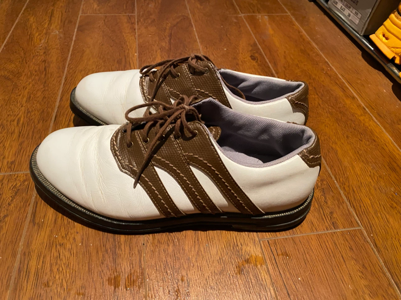 White and brown golf shoes - photo 2