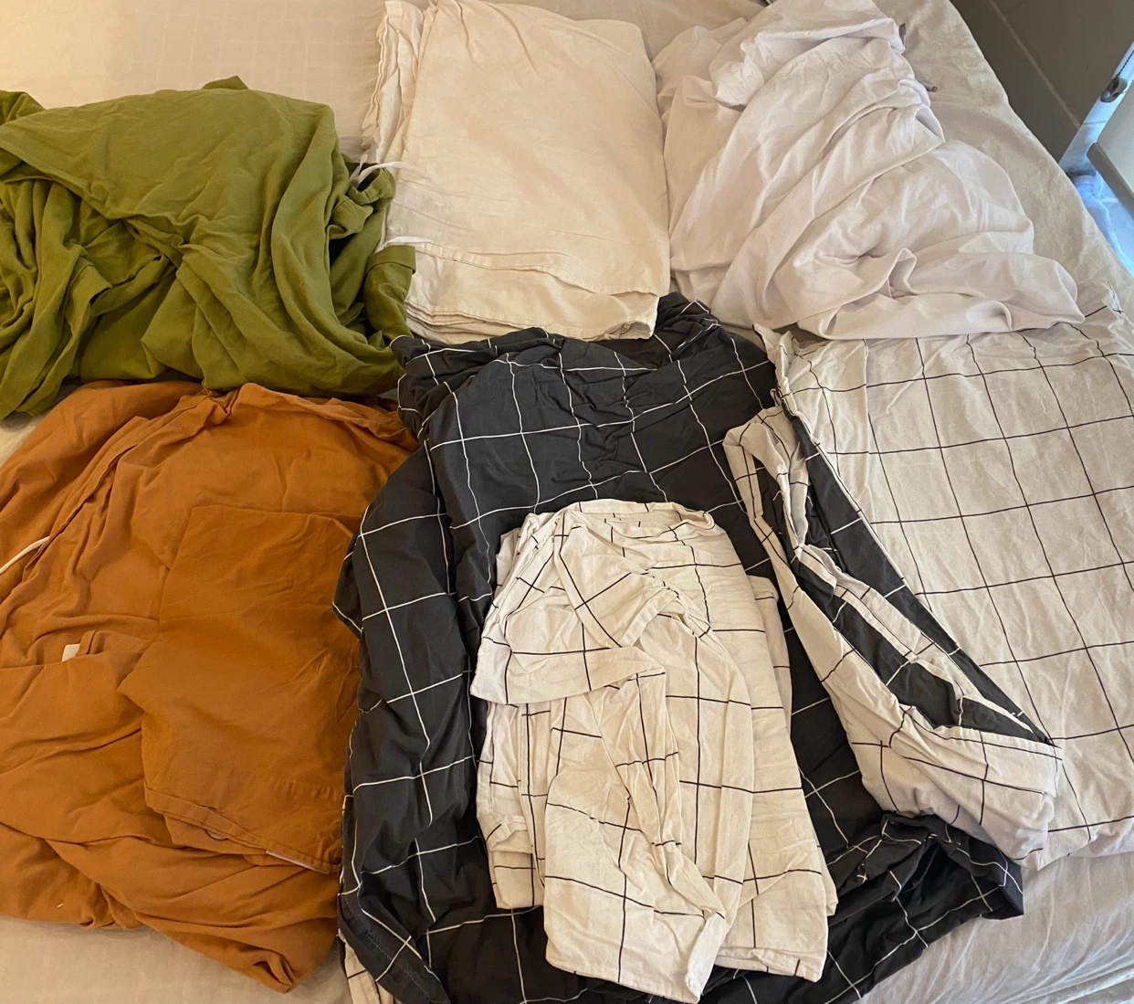 Bedding Set - Sheets & Pillowcases