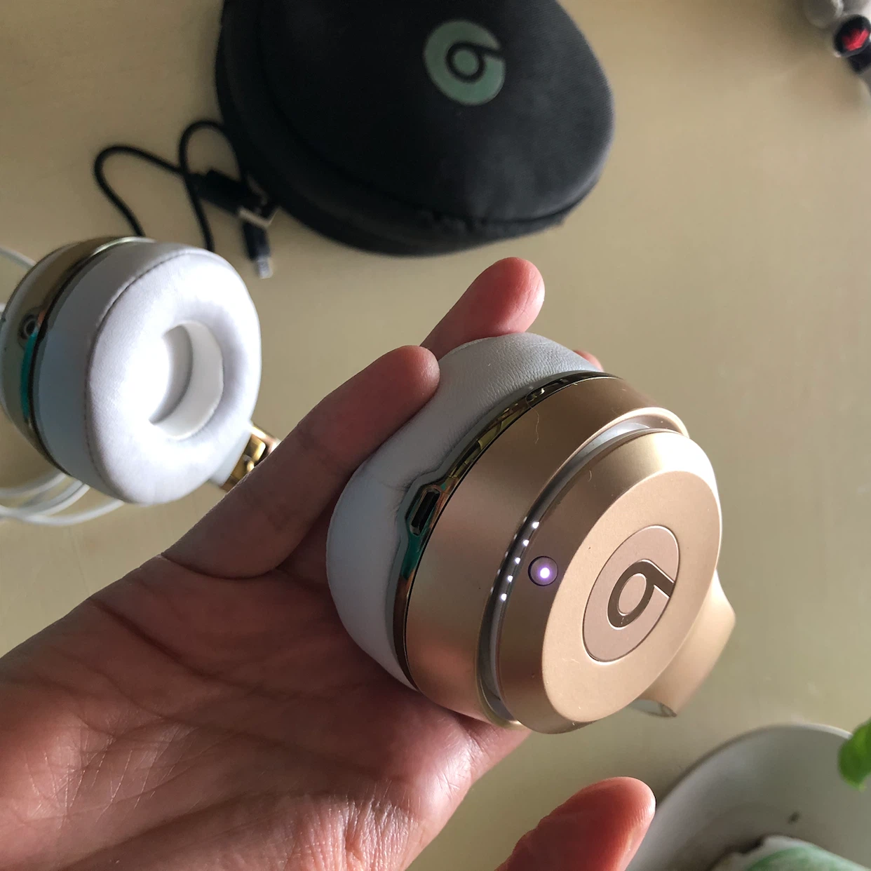 Beats Solo 3 Wireless Headphones - Gold - photo 3