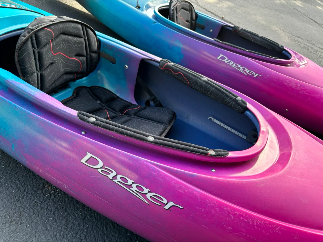 Dagger Zydeco 11.0 Kayak + Aqua-Bound Paddle - photo 5