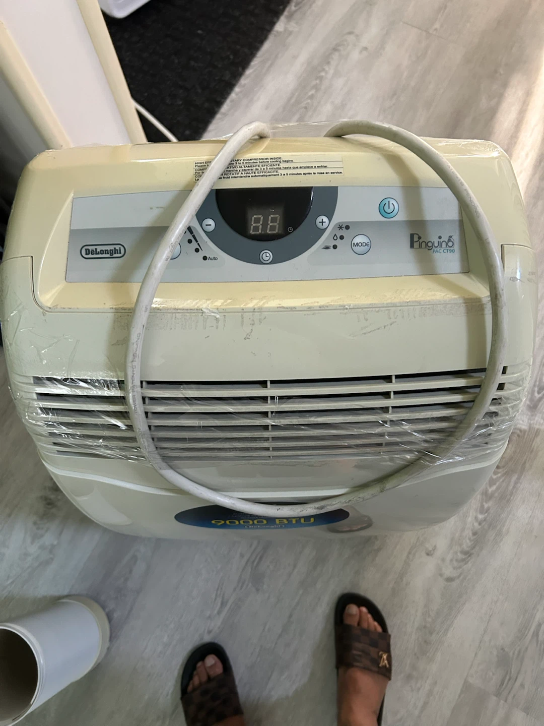DeLonghi Pinguino 9000 BTU Portable Air Conditioner - photo 3