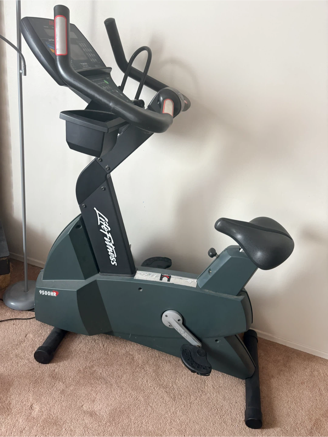 Life Fitness 9500HR Exercise Bike