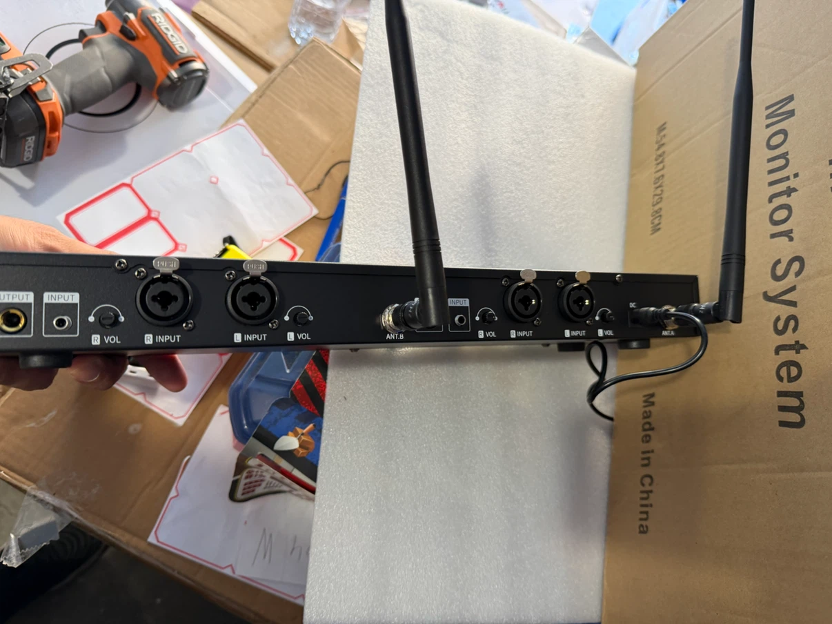 TIWA EM-200 Wireless In-Ear Monitor System - photo 2