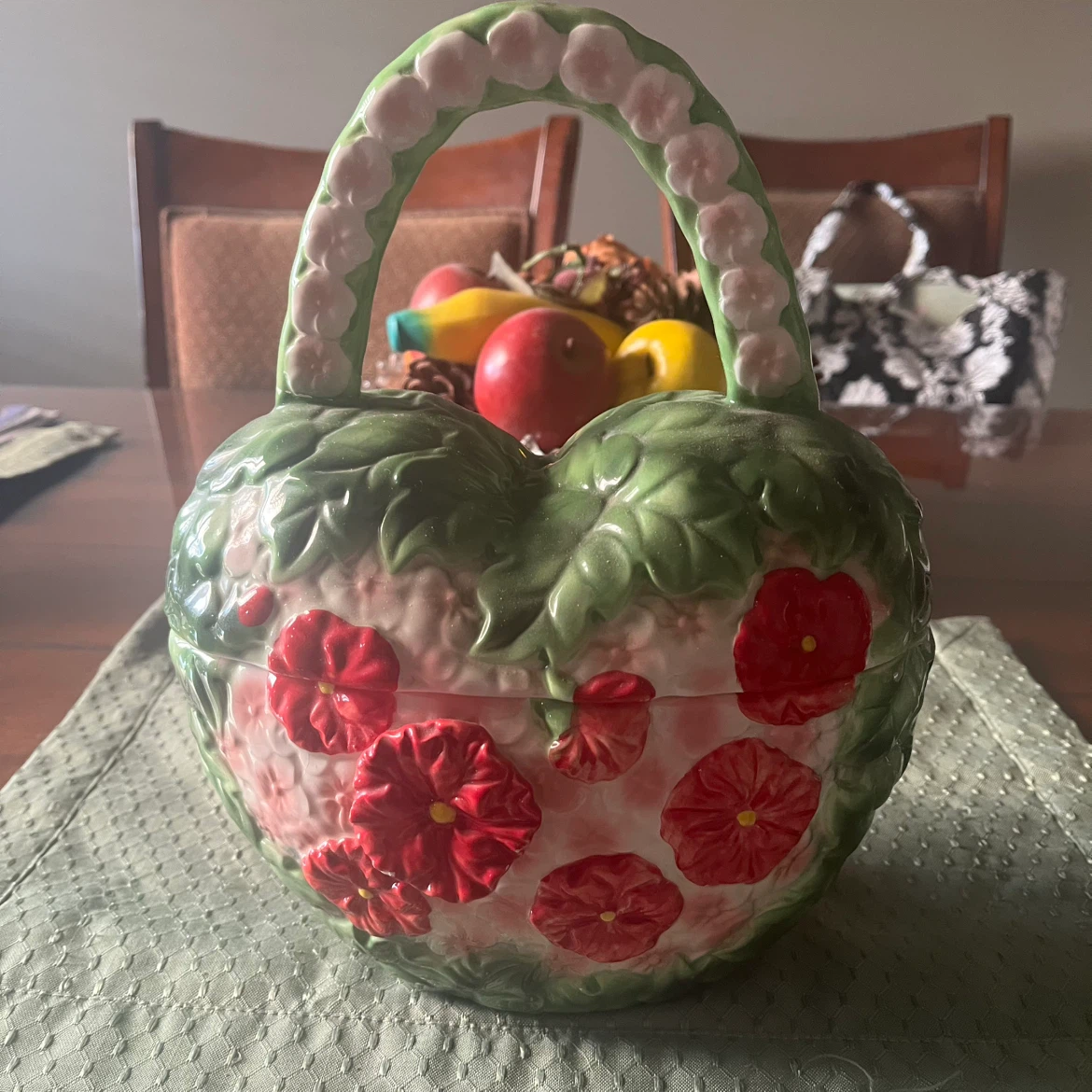 David's Cookies Ceramic Heart Basket Cookie Jar