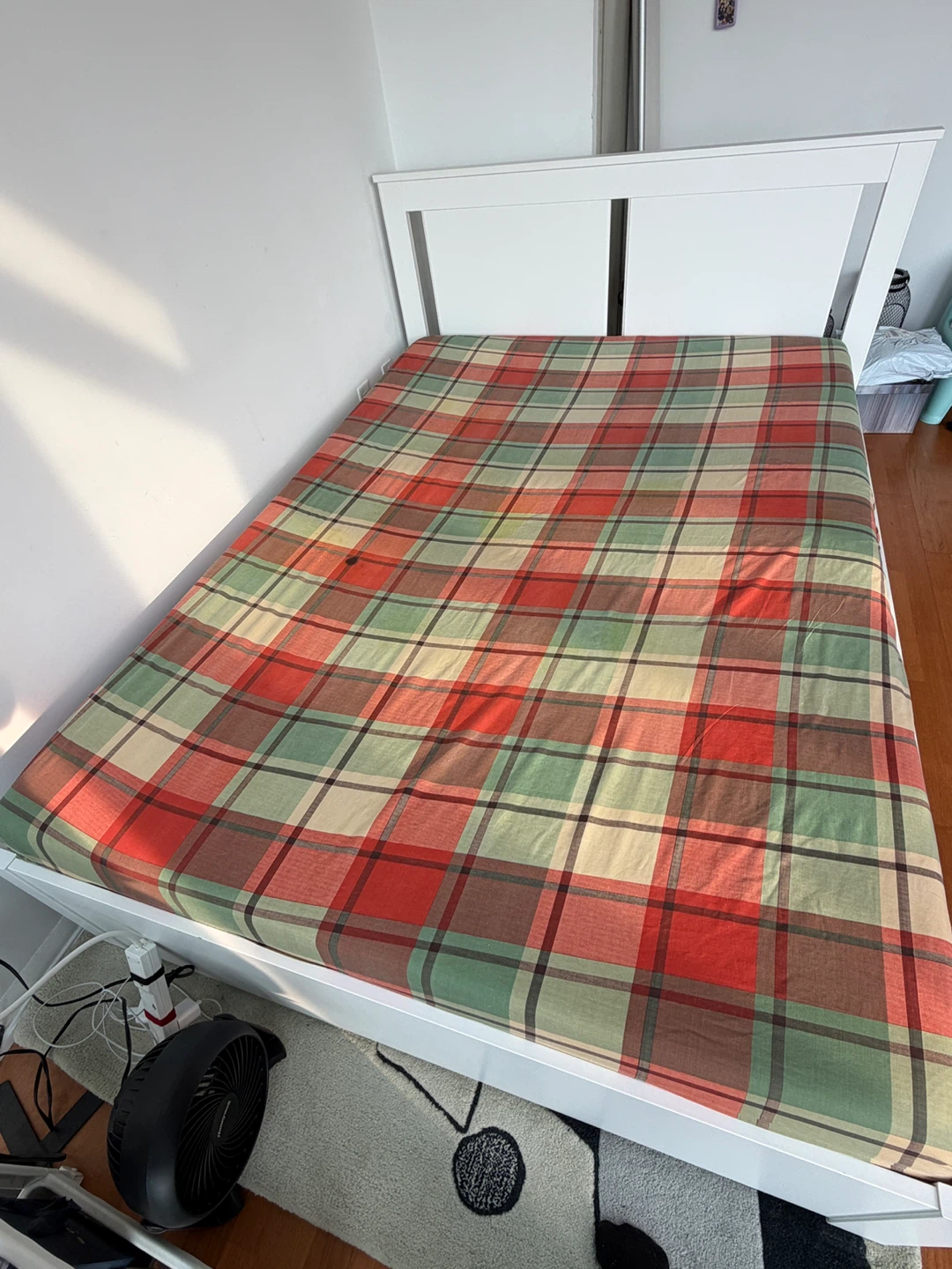 IKEA SONGESAND White Modern Bed Frame( double) - photo 2