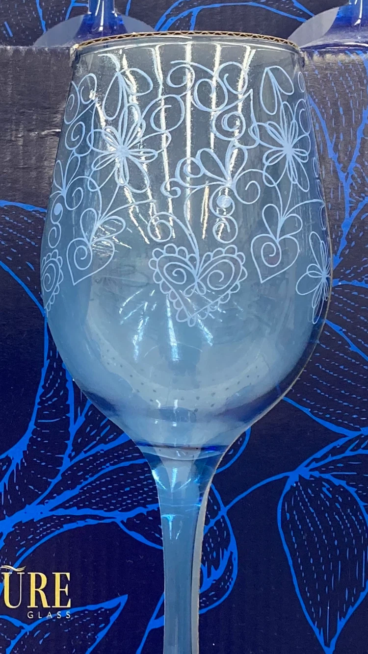 Set of 4 beautiful Blue Elegant Wine Glasses with Floral Design