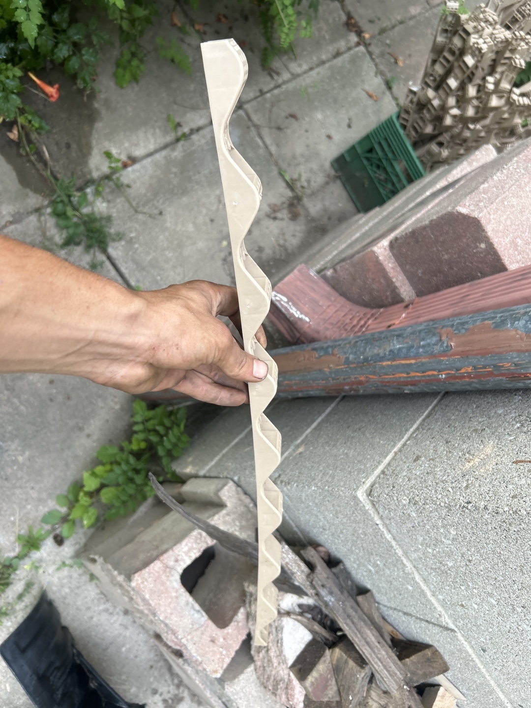 Roofing tool (Approx. 25-30 pcs)