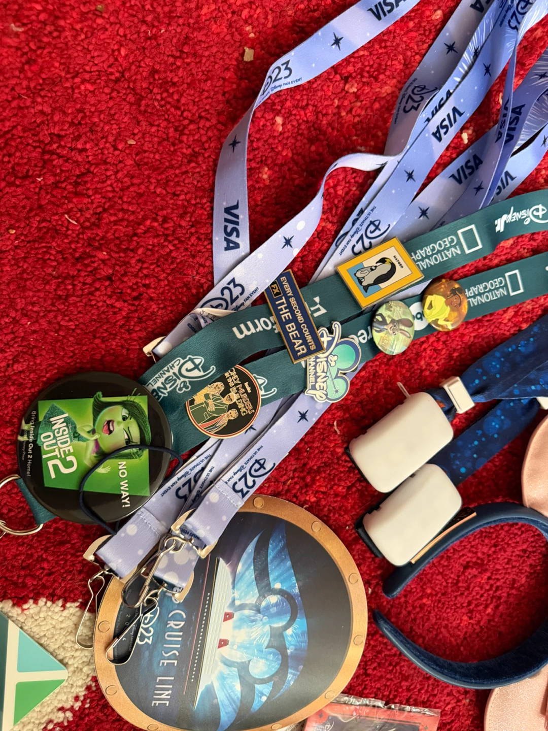 Disney pins and headbands D23 Collectibles - photo 3