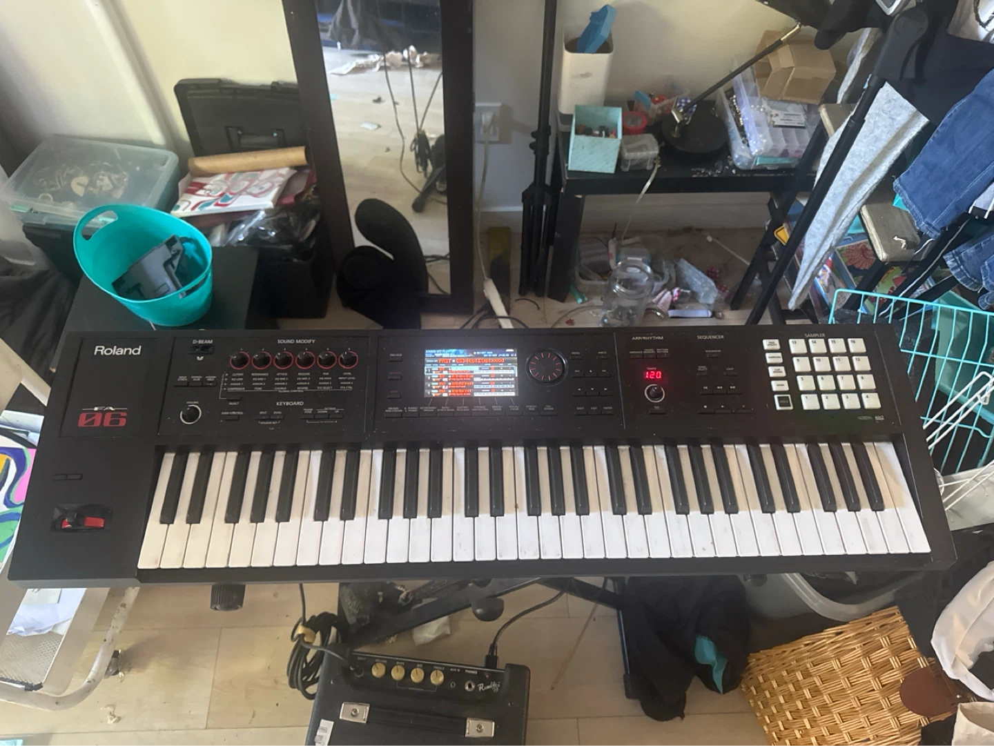 Roland FA-06 Synthesizer Workstation