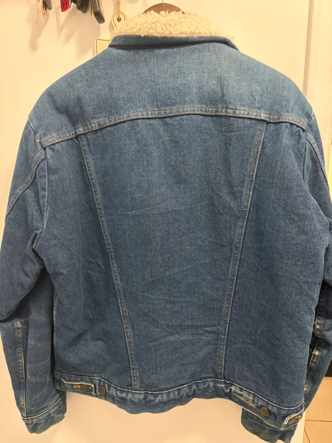 Wrangler Sherpa Lined Denim Jacket - Size M - photo 5