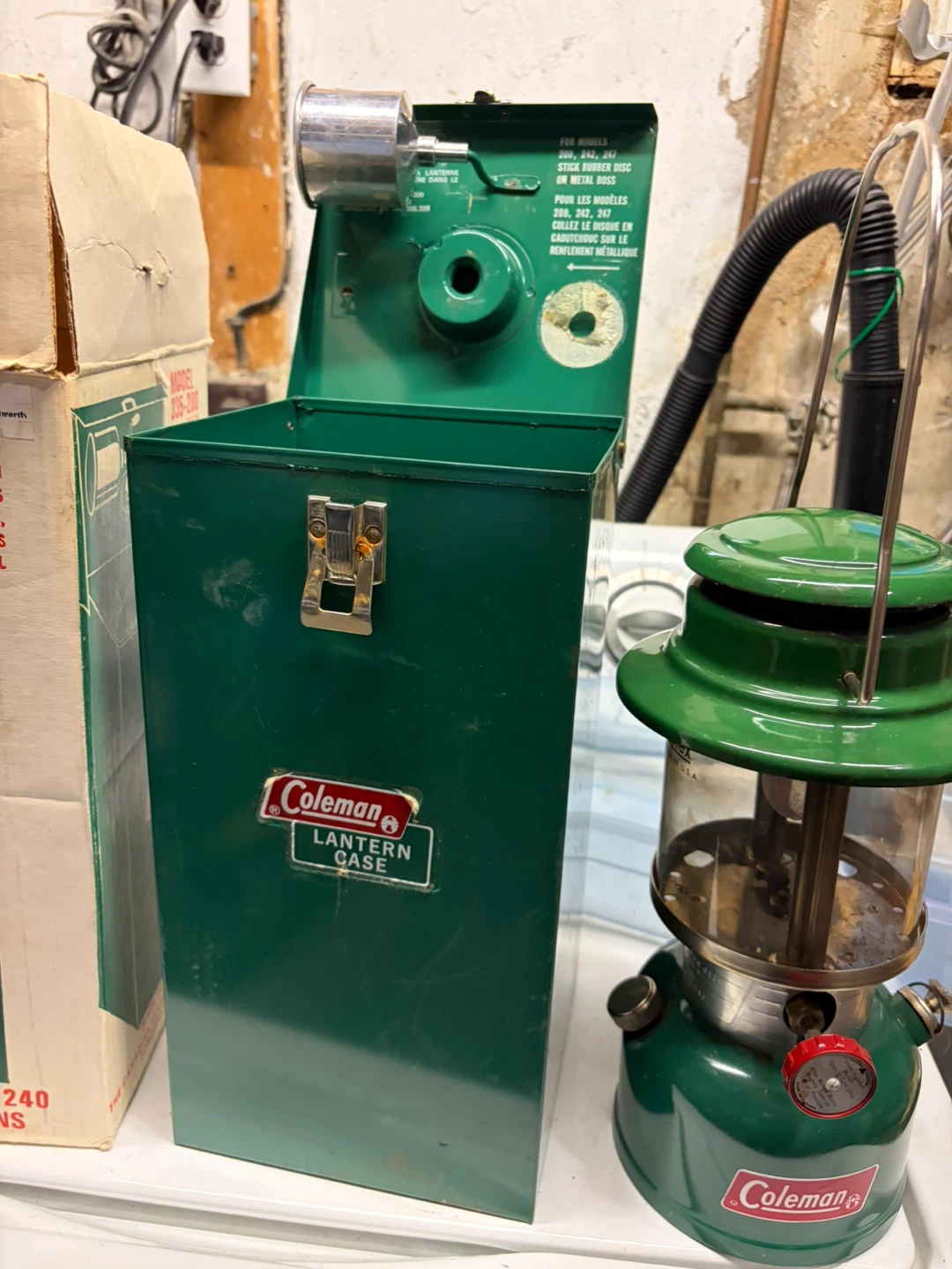 Coleman Model 335-200 Lantern Case with Lantern - photo 4
