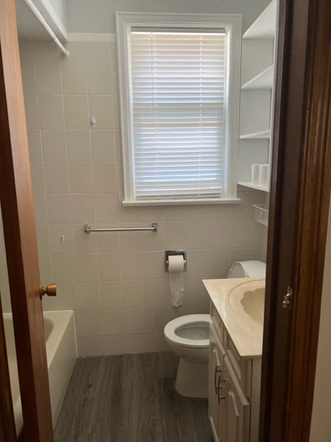 3 bed 1 bath house for rent - photo 2