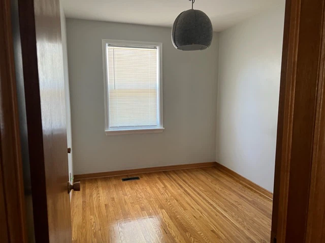 3 bed 1 bath house for rent - photo 3