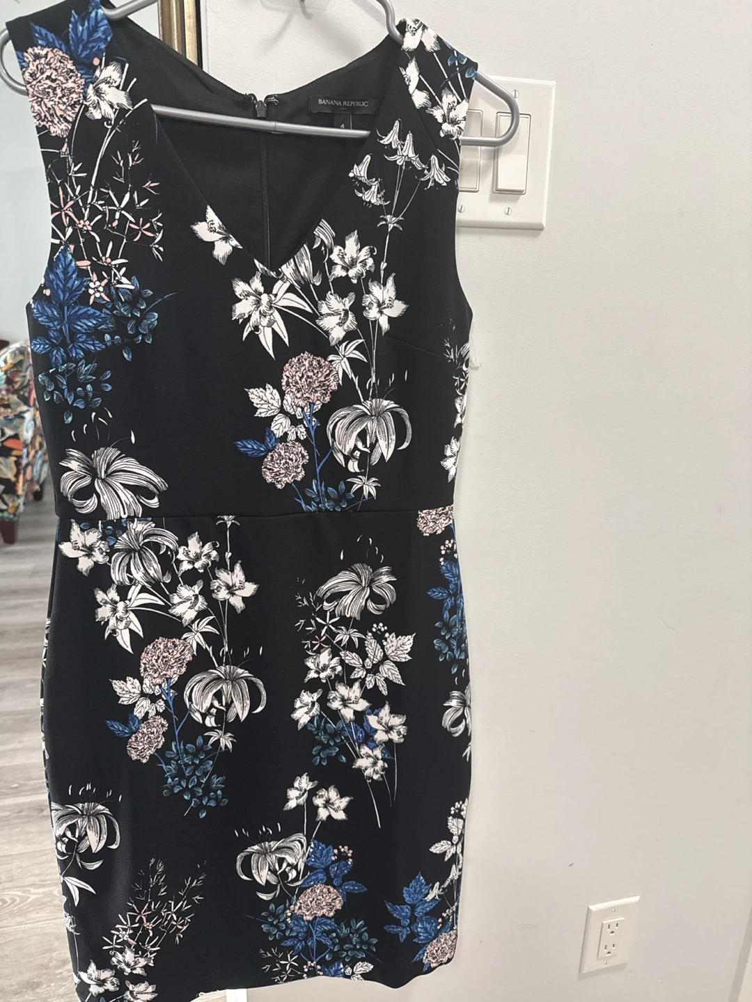 Banana Republic Black Floral Sheath Dress Size 4