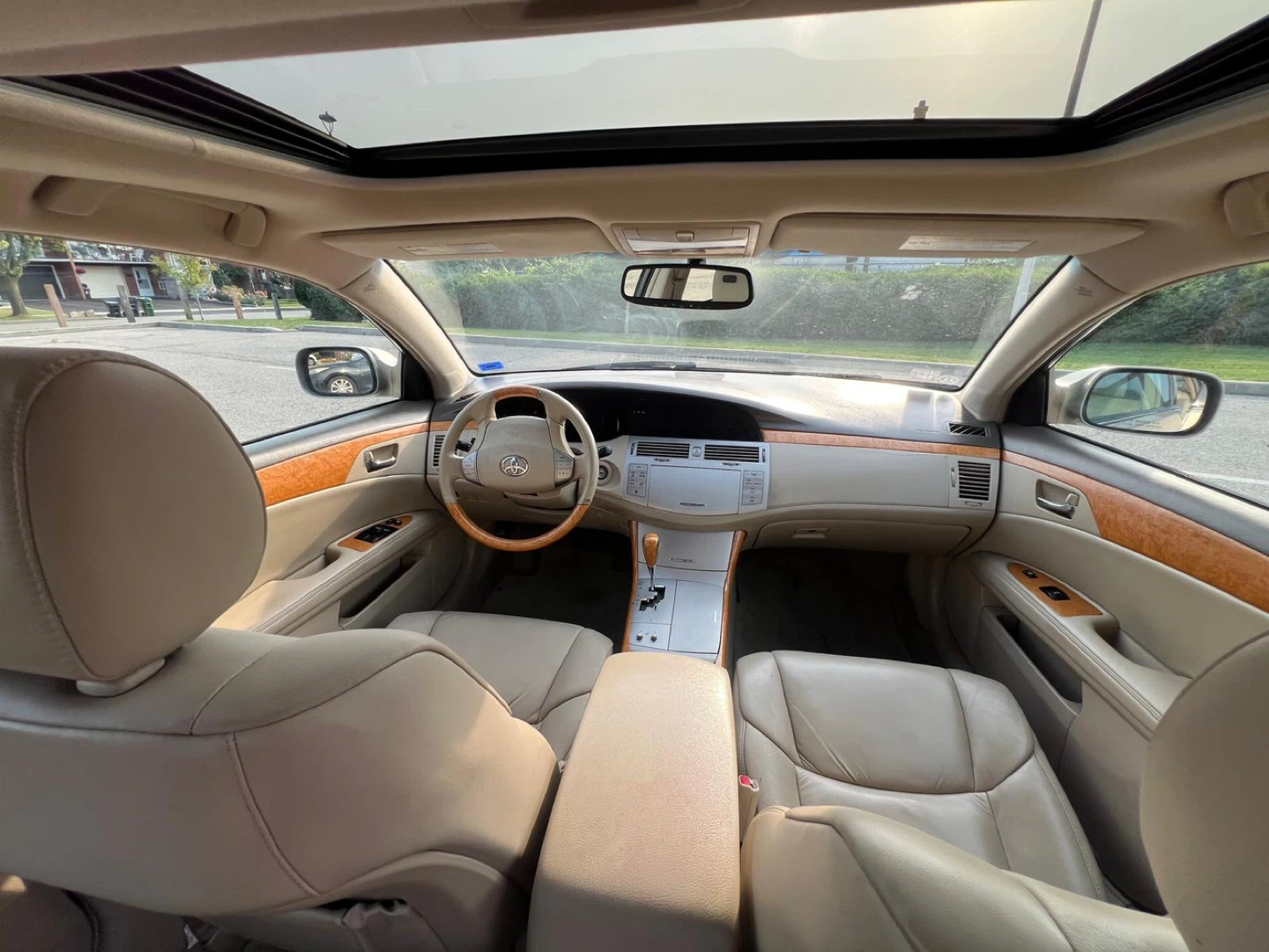 Toyota Avalon Limited - photo 2