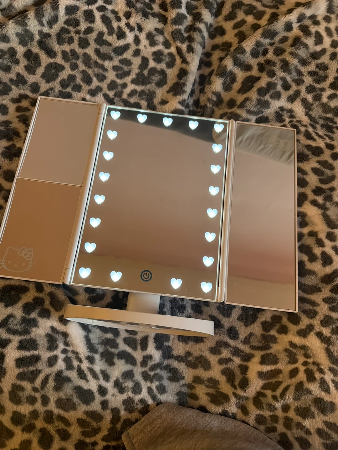 Impressions Hello Kitty Lighted Makeup Mirror - photo 3