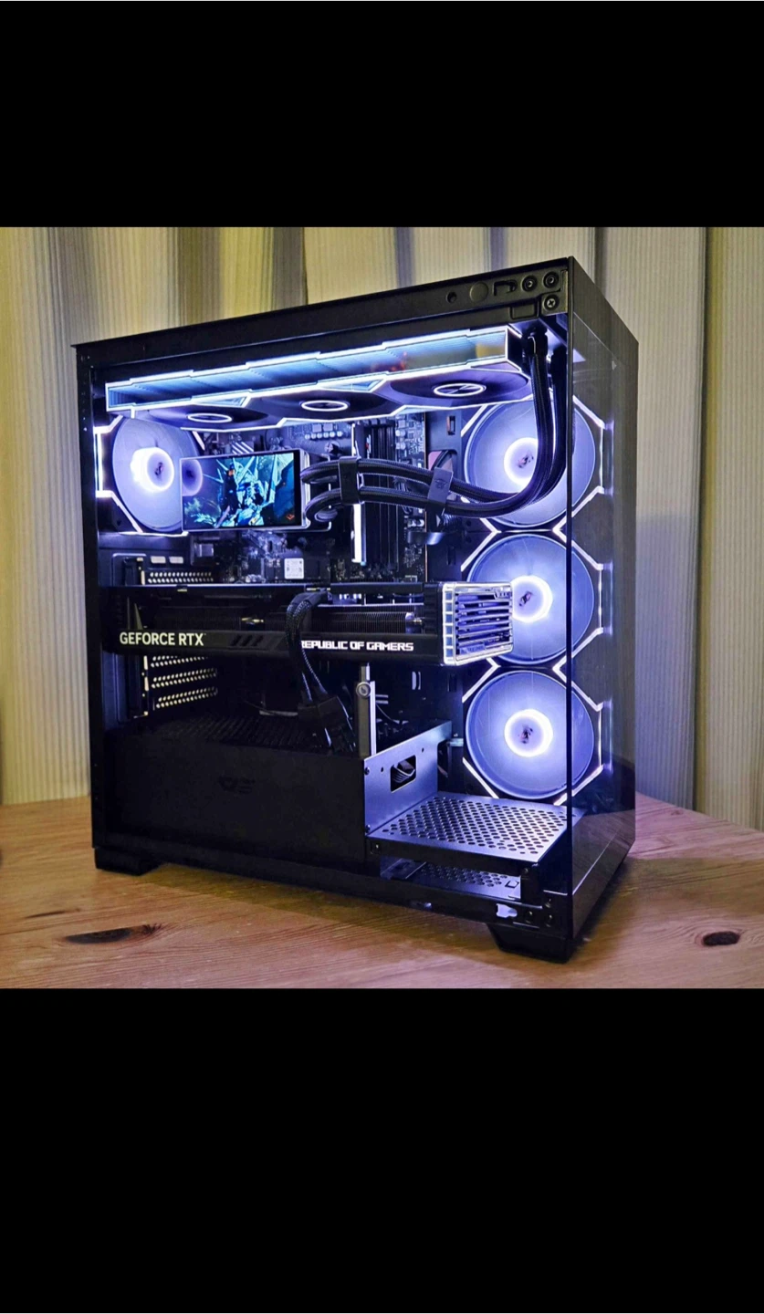Custom Gaming PC with GeForce RTX