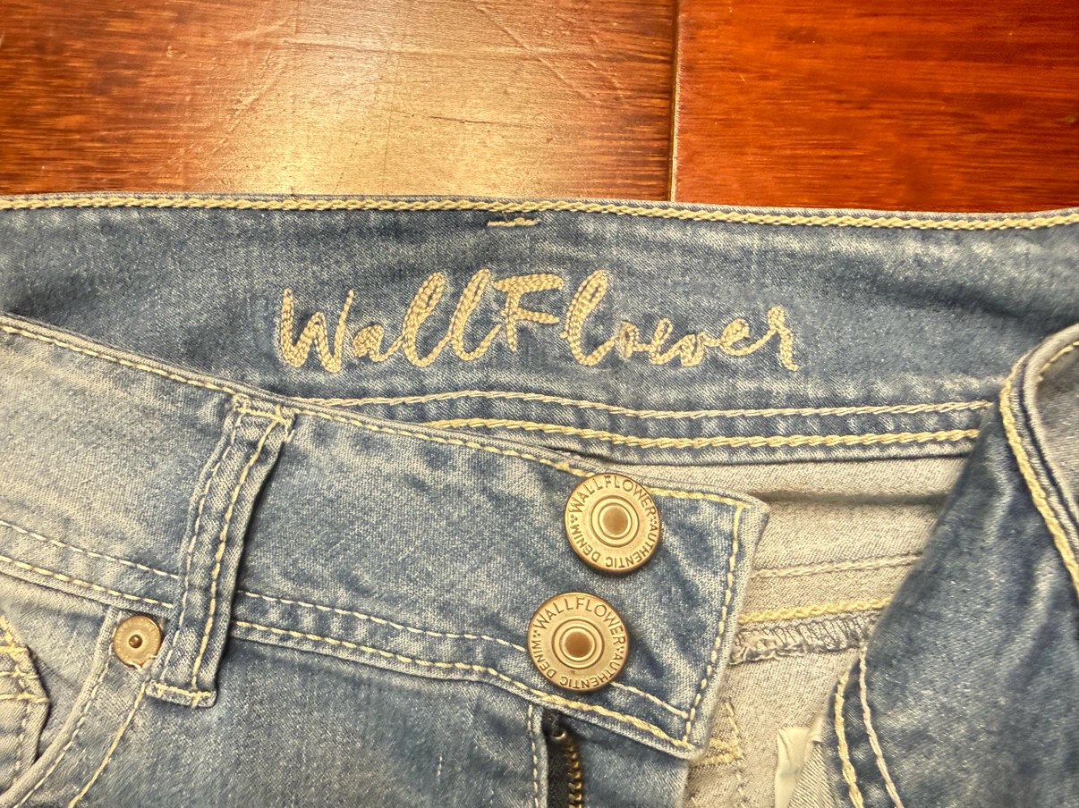 WallFlower Skinny Jeans – Size 7 | Light Wash - photo 3