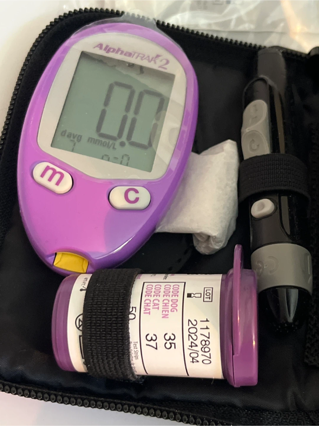 AlphaTrak Blood Glucose Monitoring System Starter Kit - photo 4