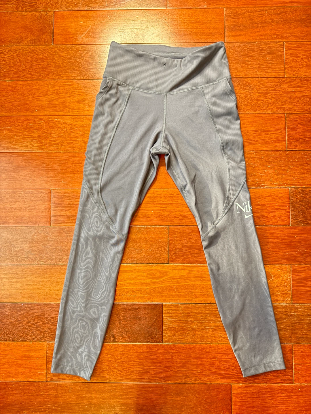 Nike Training Leggings – Grey Marbled Pattern | Size Small
