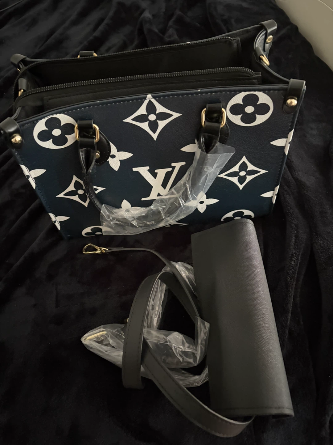 Designer-inspired Tote Bag with Pouch - photo 2