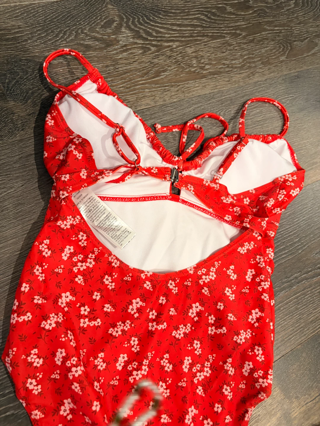 BRAND NEW: Women’s Medium Red floral one-piece swimsuit - photo 5
