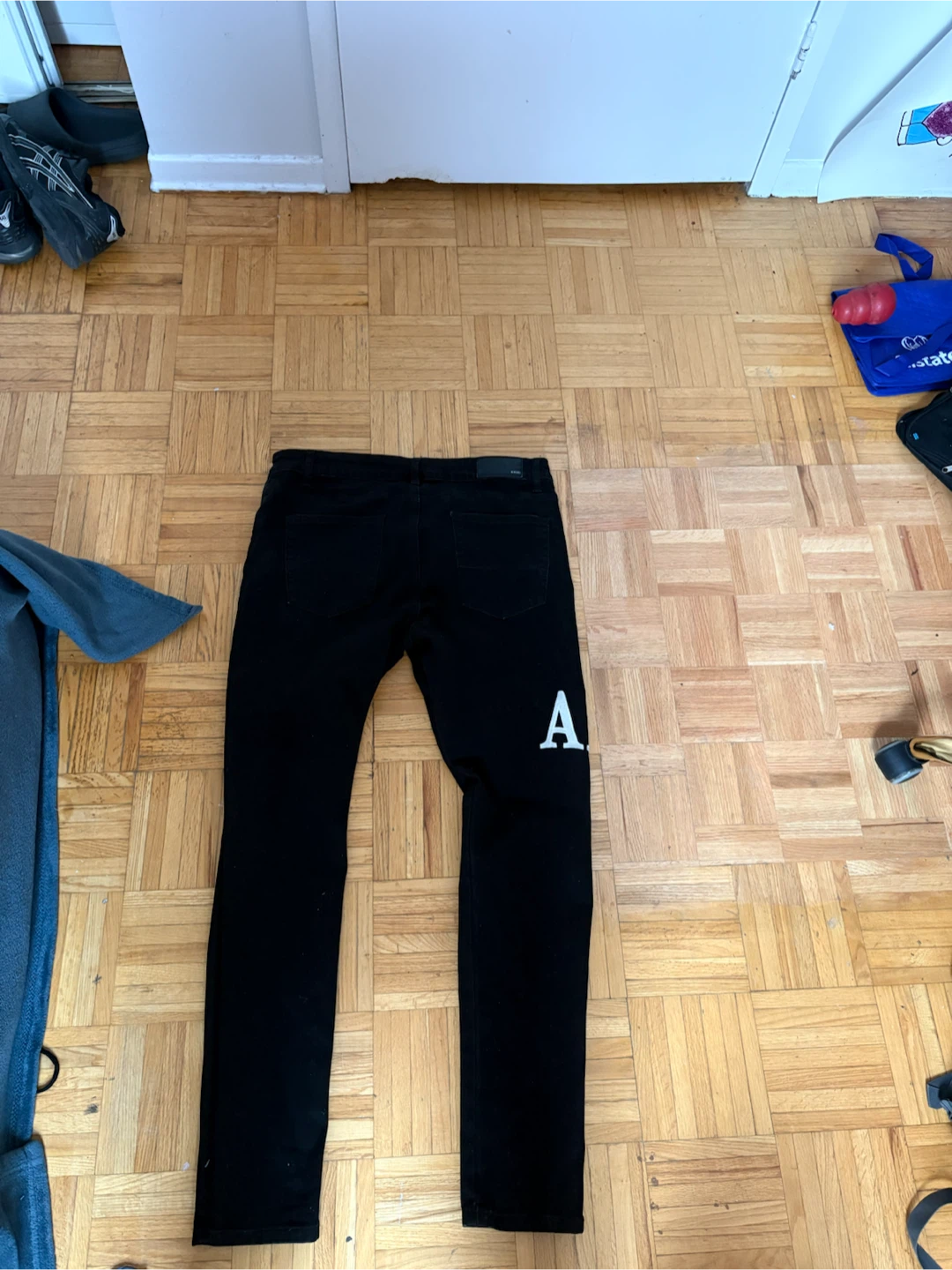 AMIRI Black Distressed Logo Jeans - photo 2