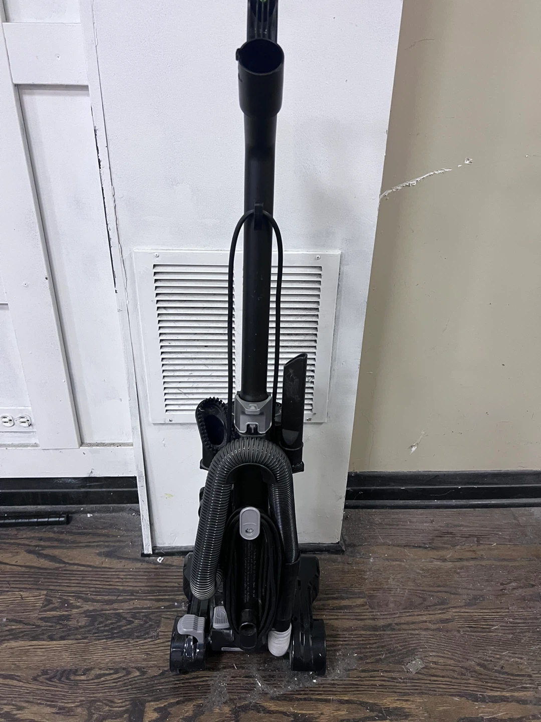 Eureka AirSpeed Vacuum Cleaner - photo 3