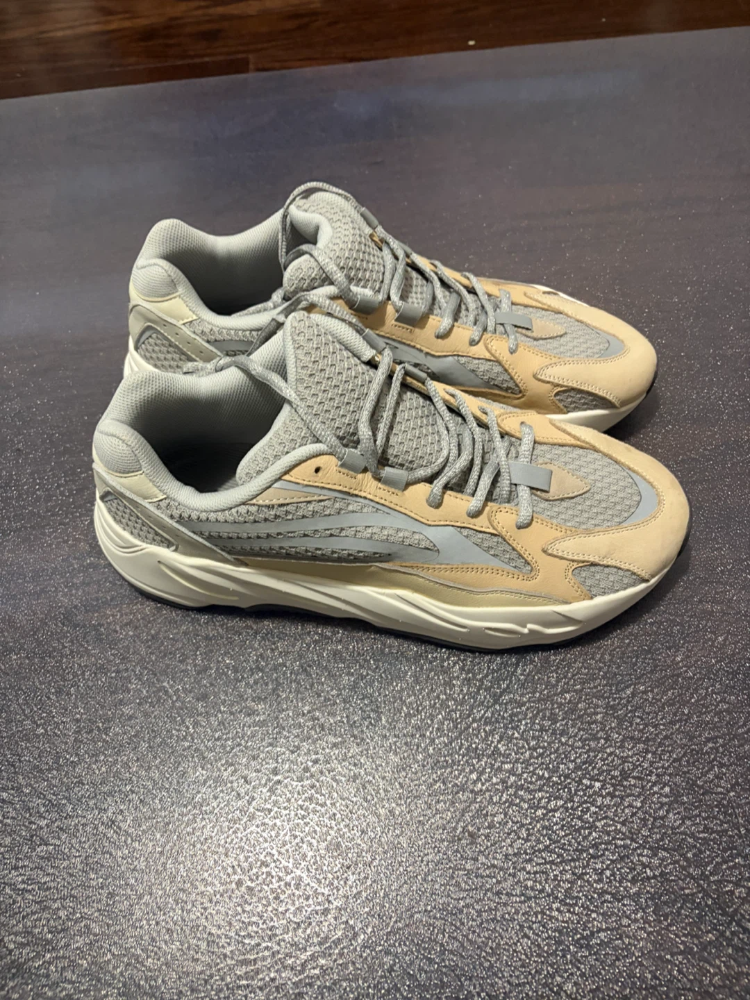 Adidas Yeezy 700 V2 Cream - photo 3