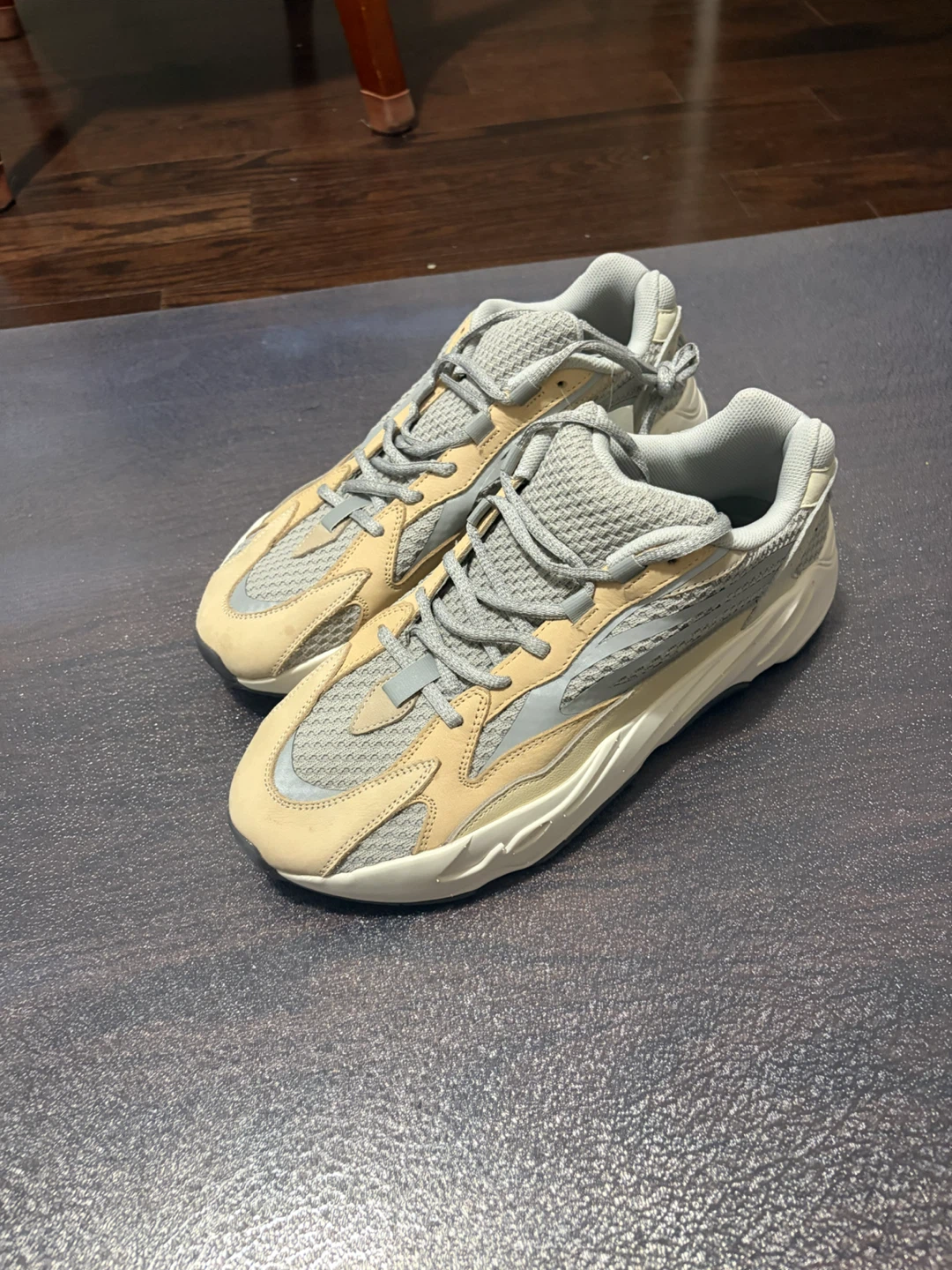 Adidas Yeezy 700 V2 Cream