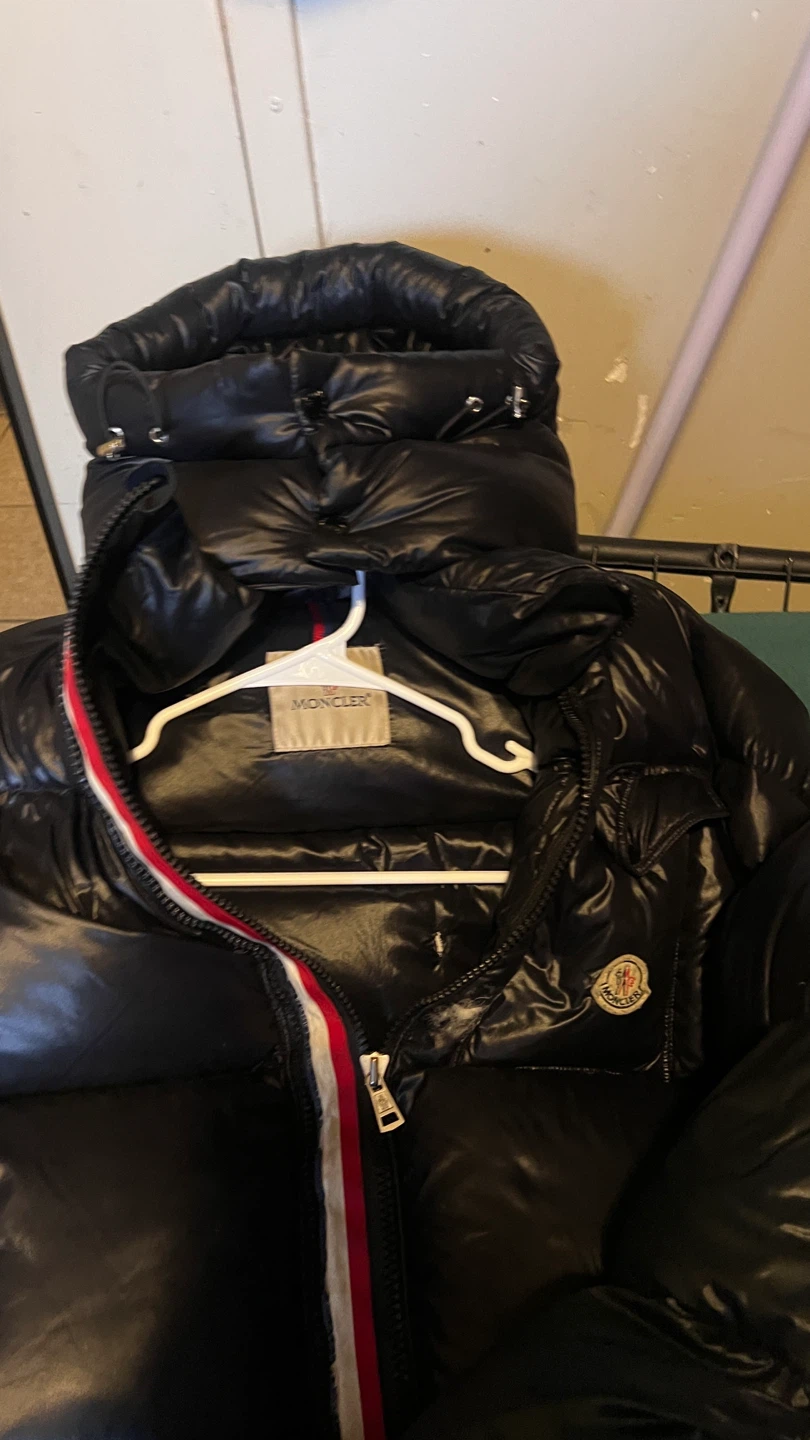 Moncler Black Puffer Jacket - photo 3