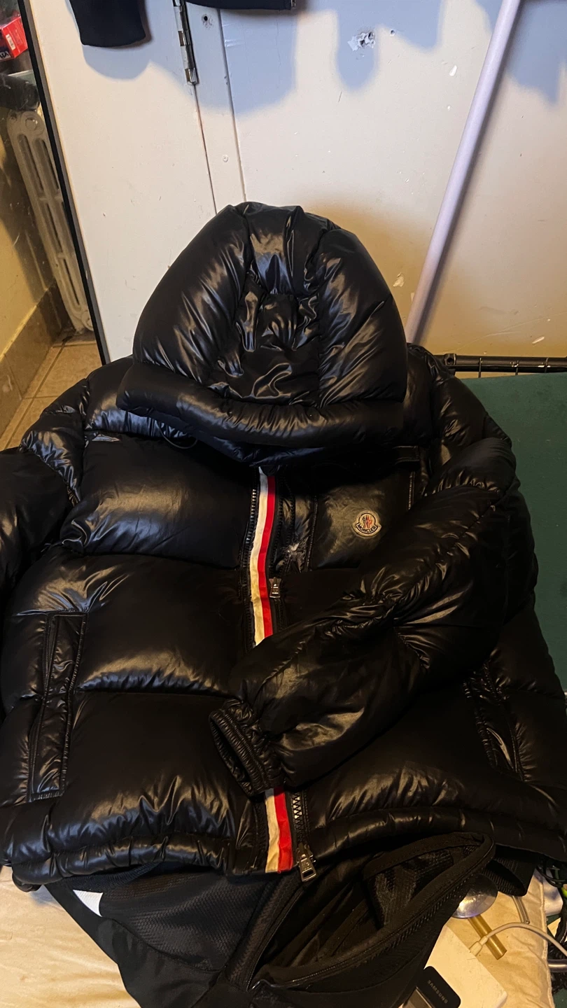 Moncler Black Puffer Jacket - photo 4