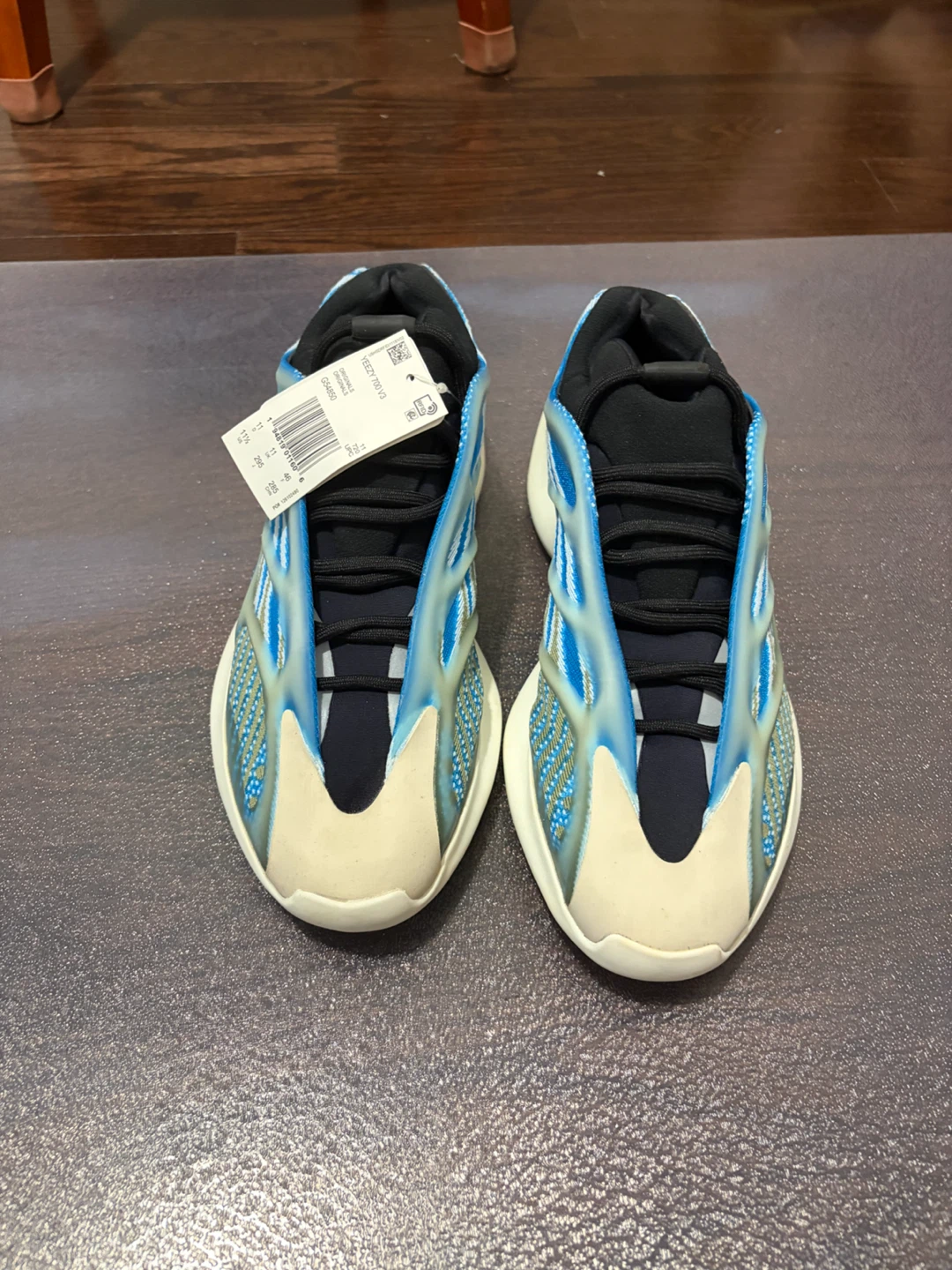 Adidas Yeezy 700 V3 Azareth - photo 3