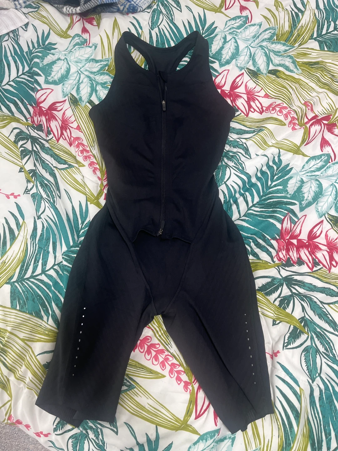 Lululemon Black Bodysuit Size 2 - photo 2
