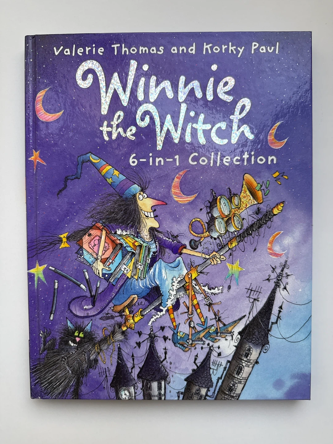 ‘Winnie the Witch 6-in-1 Collection’ Book
