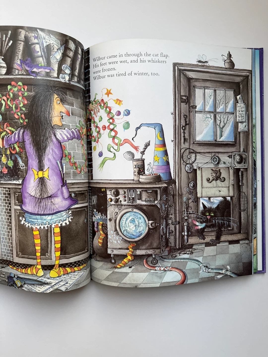 ‘Winnie the Witch 6-in-1 Collection’ Book - photo 3