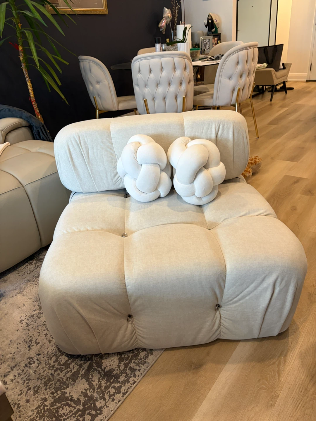 Tufted One‑Seater Lounge Chair