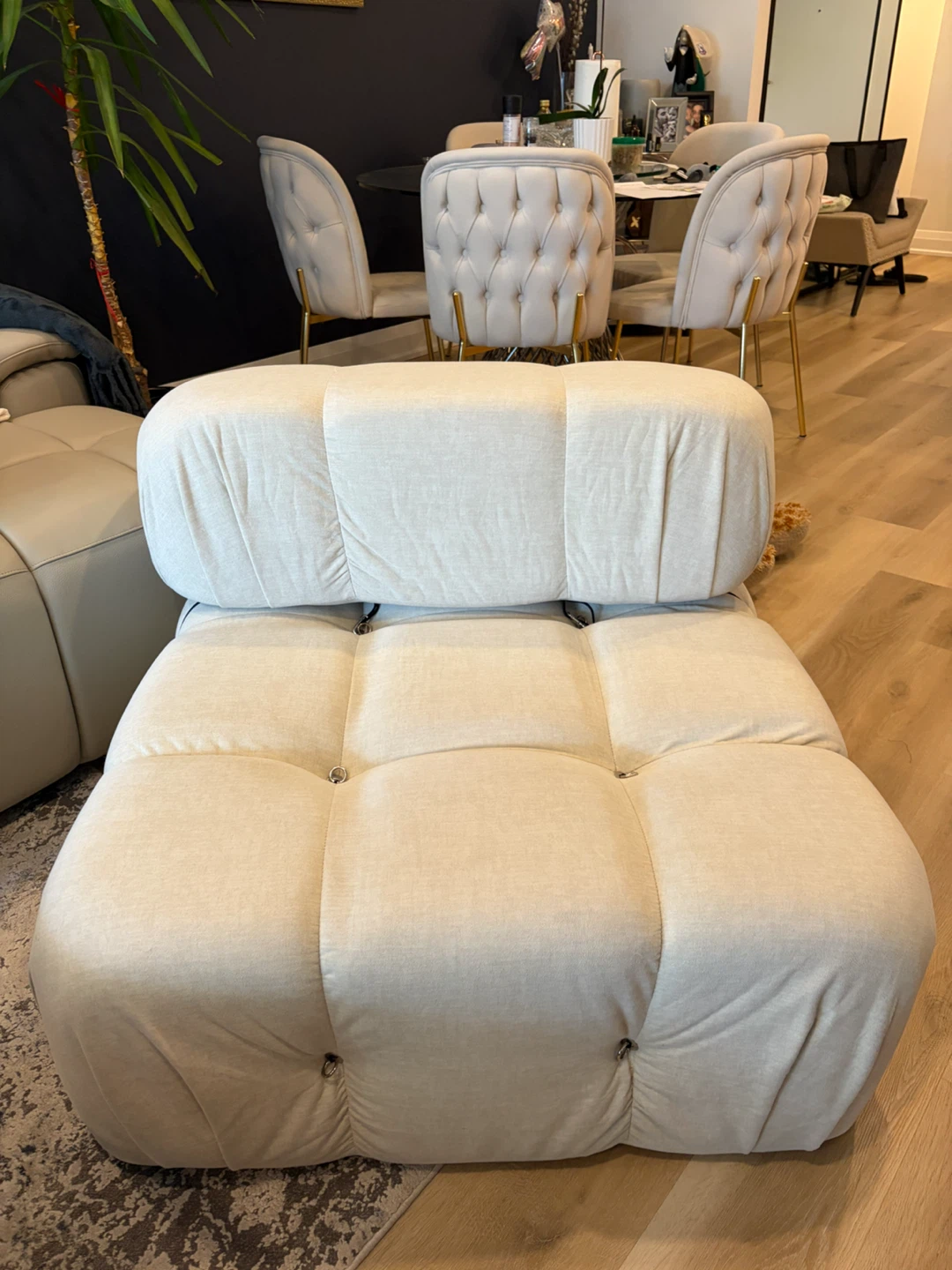 Tufted One‑Seater Lounge Chair - photo 2