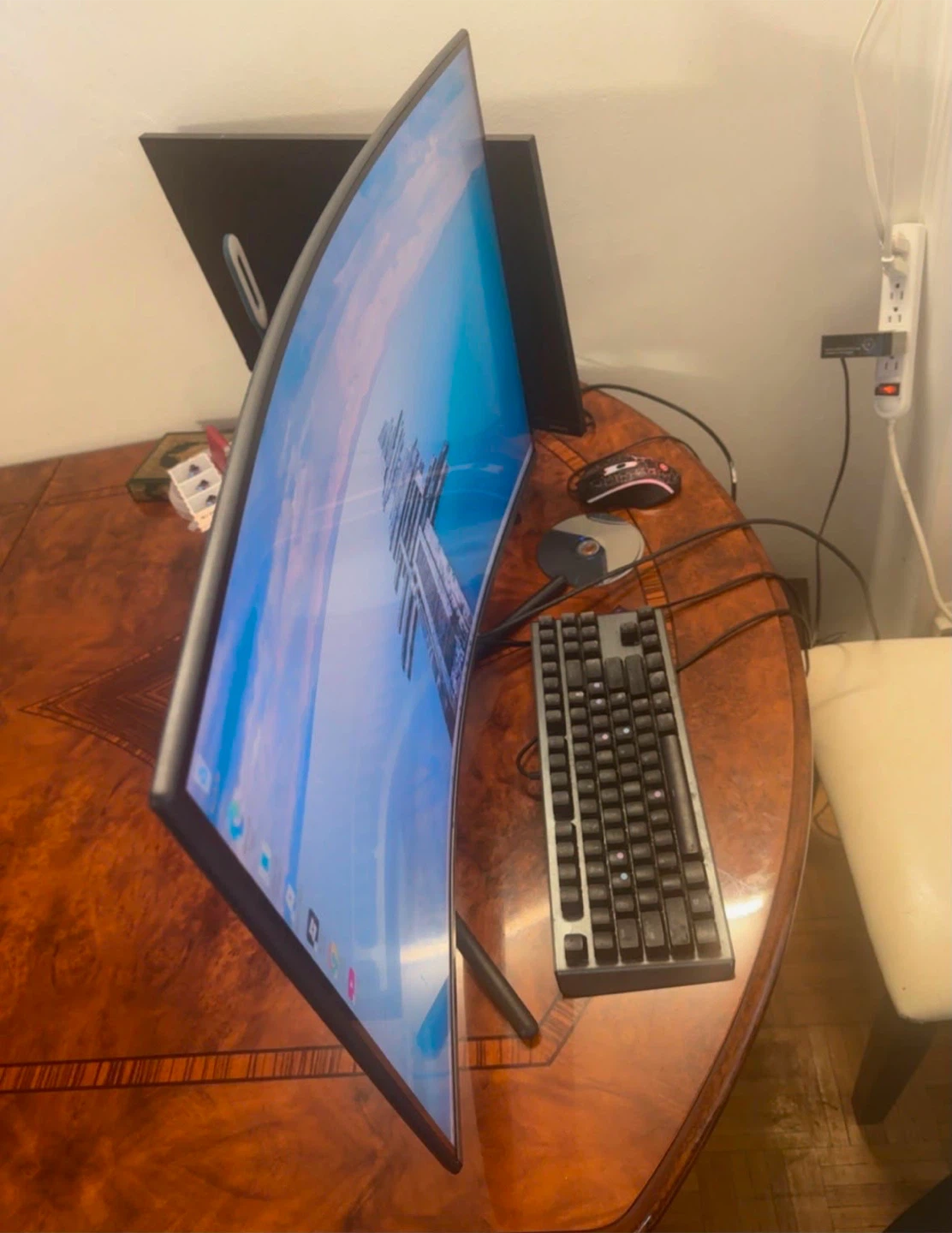 Samsung 32" Curved Monitor LU32R590C - photo 2