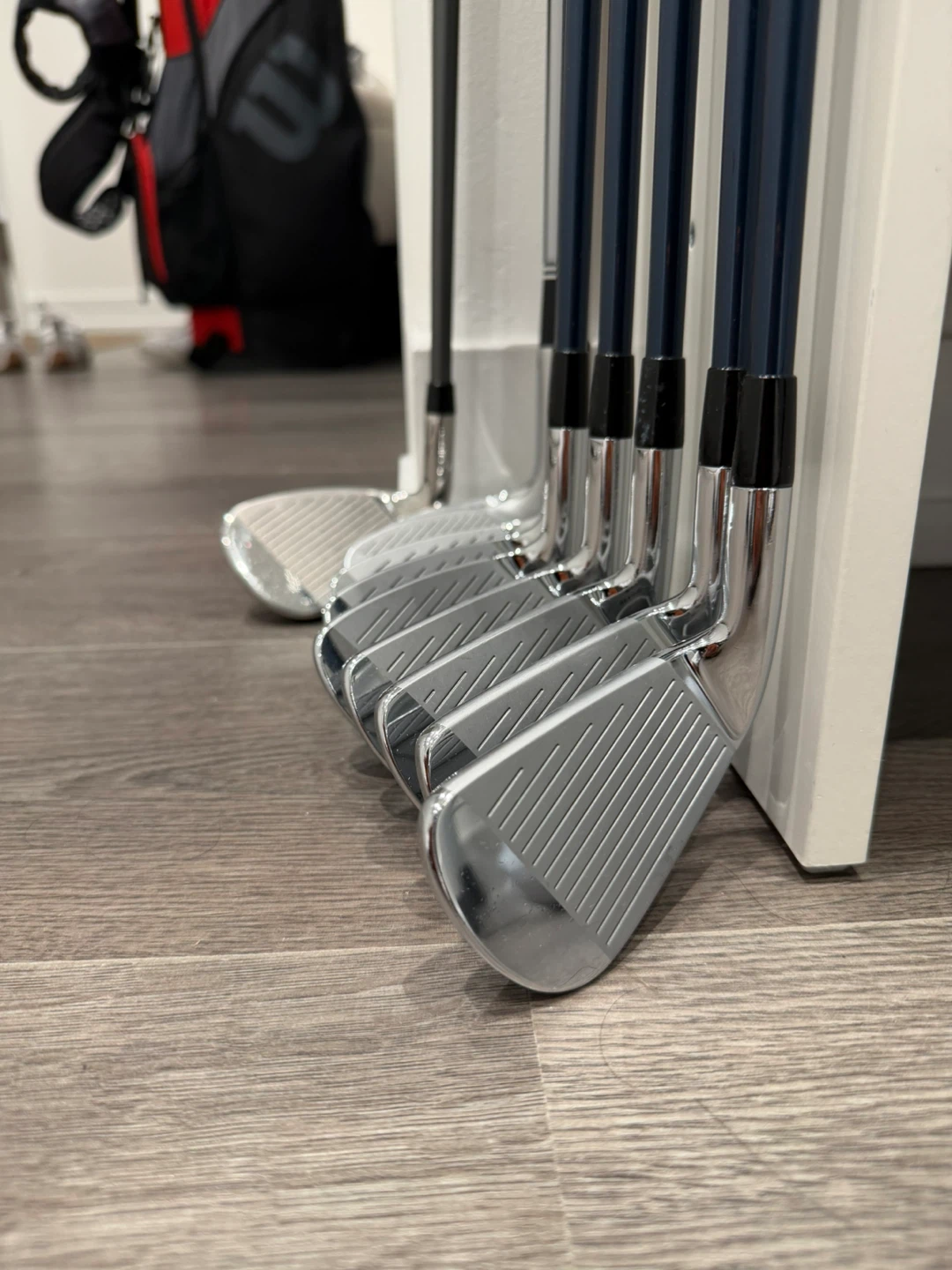 Womens golf club: Mizuno Iron Set + Odyssey putter - photo 3