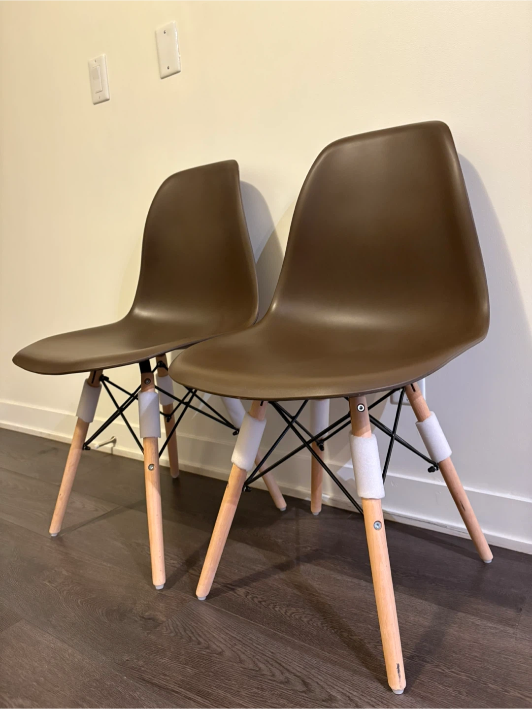 Set of 2 Brown Dining Chairs - photo 2