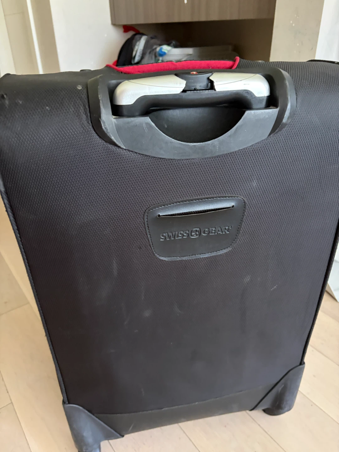 23” suitcase Swiss - photo 4
