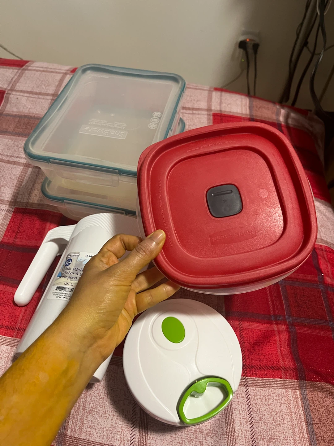 Snapware and Rubbermaid