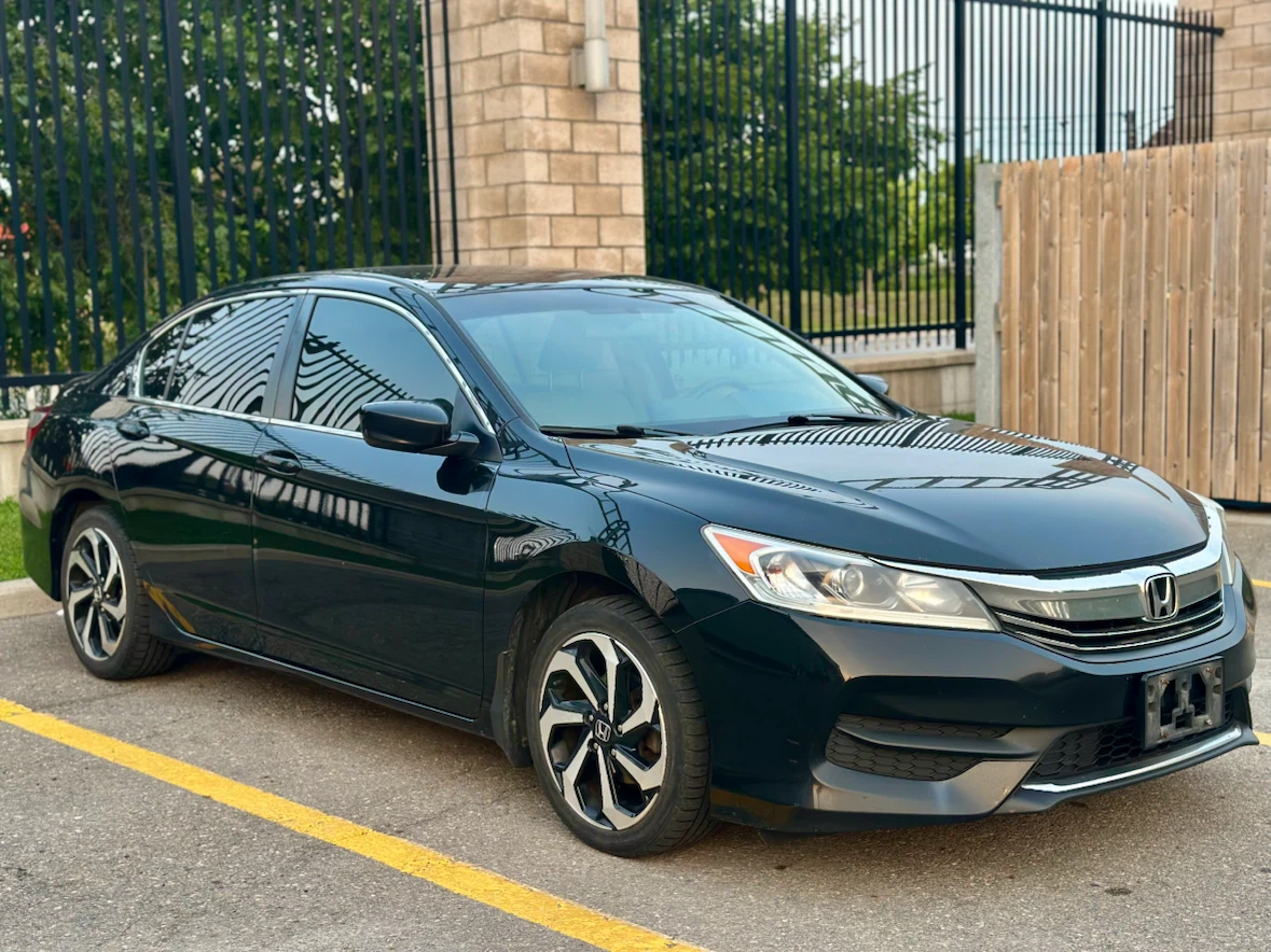 2017 Honda Accord LX - photo 3